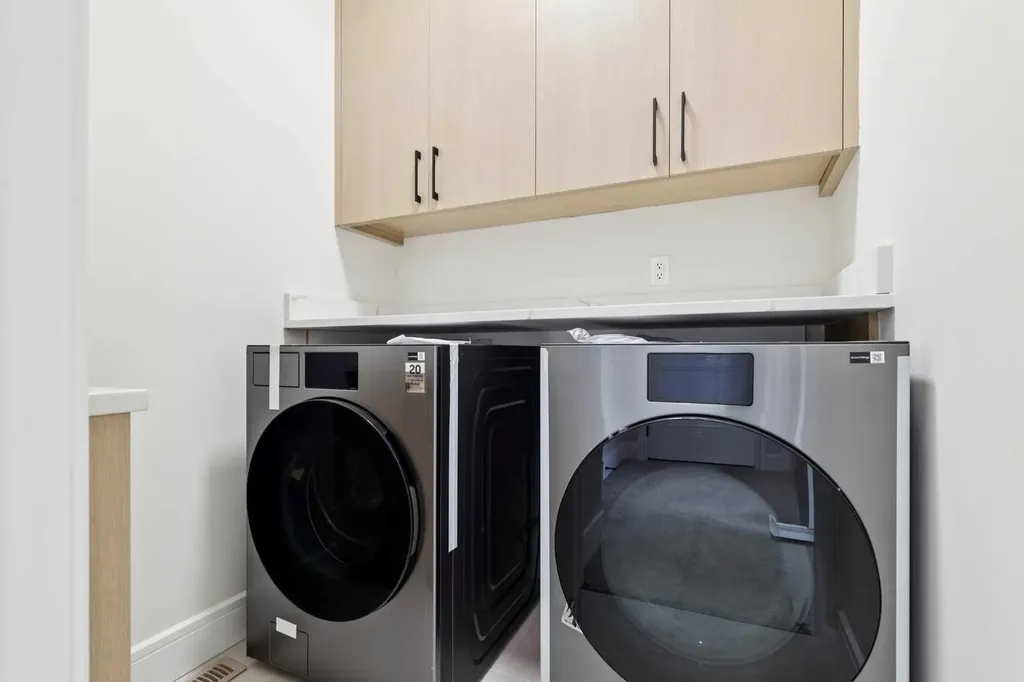 2810 38 Street SW Calgary AB T3E3G2