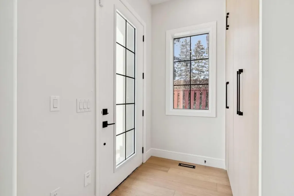 2810 38 Street SW Calgary AB T3E3G2