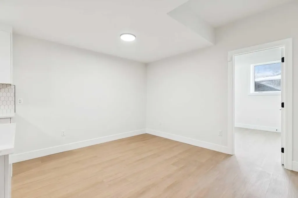 2810 38 Street SW Calgary AB T3E3G2
