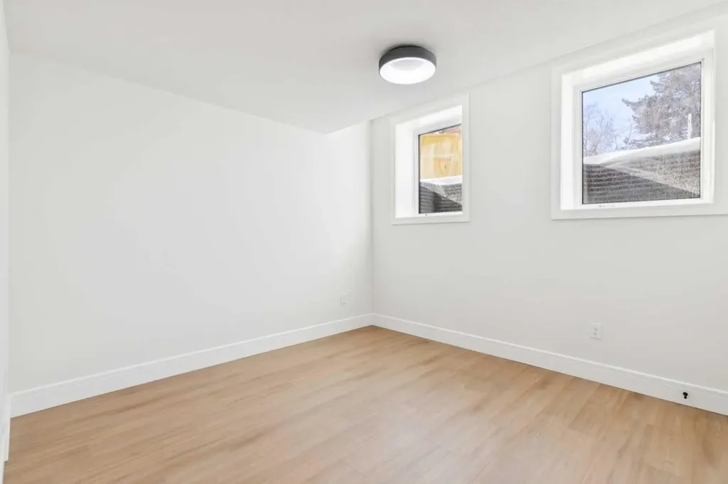 2810 38 Street SW Calgary AB T3E3G2