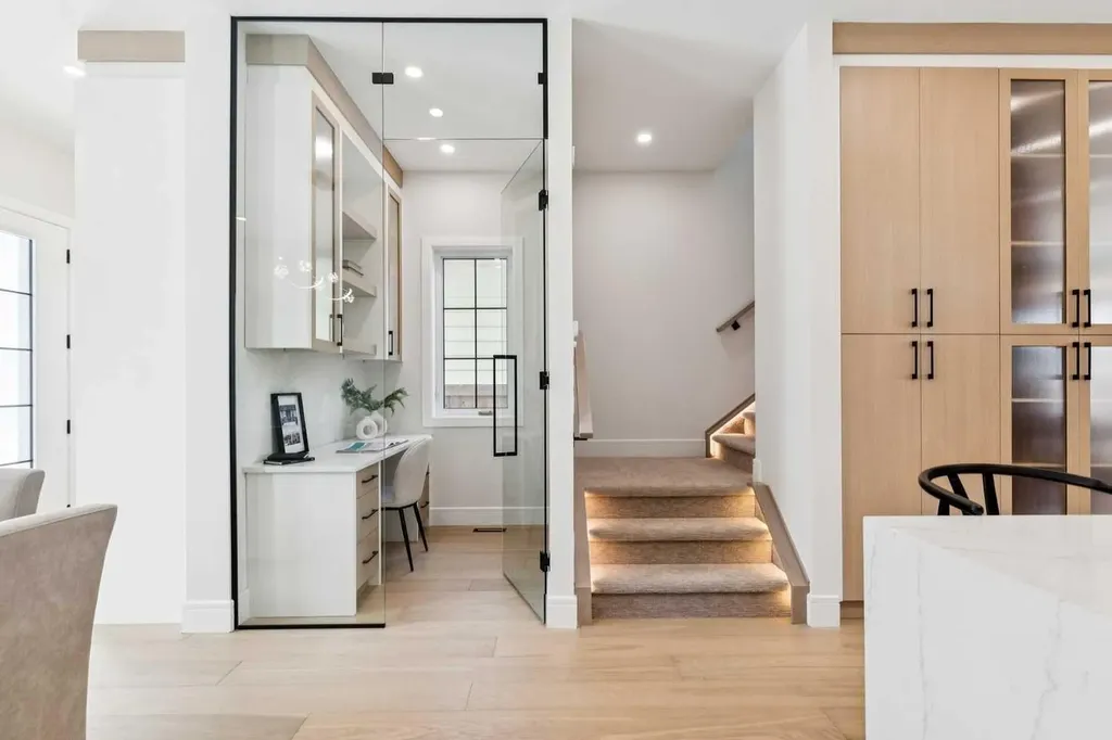 2810 38 Street SW Calgary AB T3E3G2