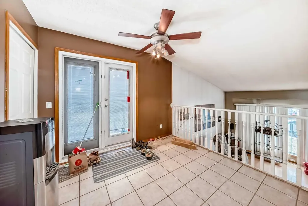 243 Erin Meadow Close Calgary AB T2B 3E6
