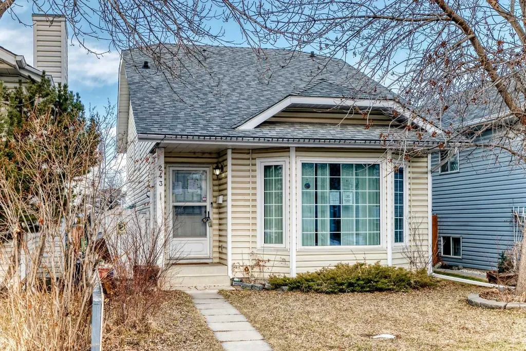 243 Erin Meadow Close Calgary AB T2B 3E6