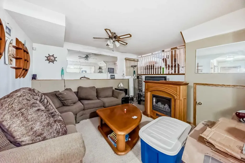 243 Erin Meadow Close Calgary AB T2B 3E6