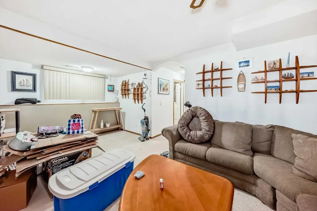 243 Erin Meadow Close Calgary AB T2B 3E6