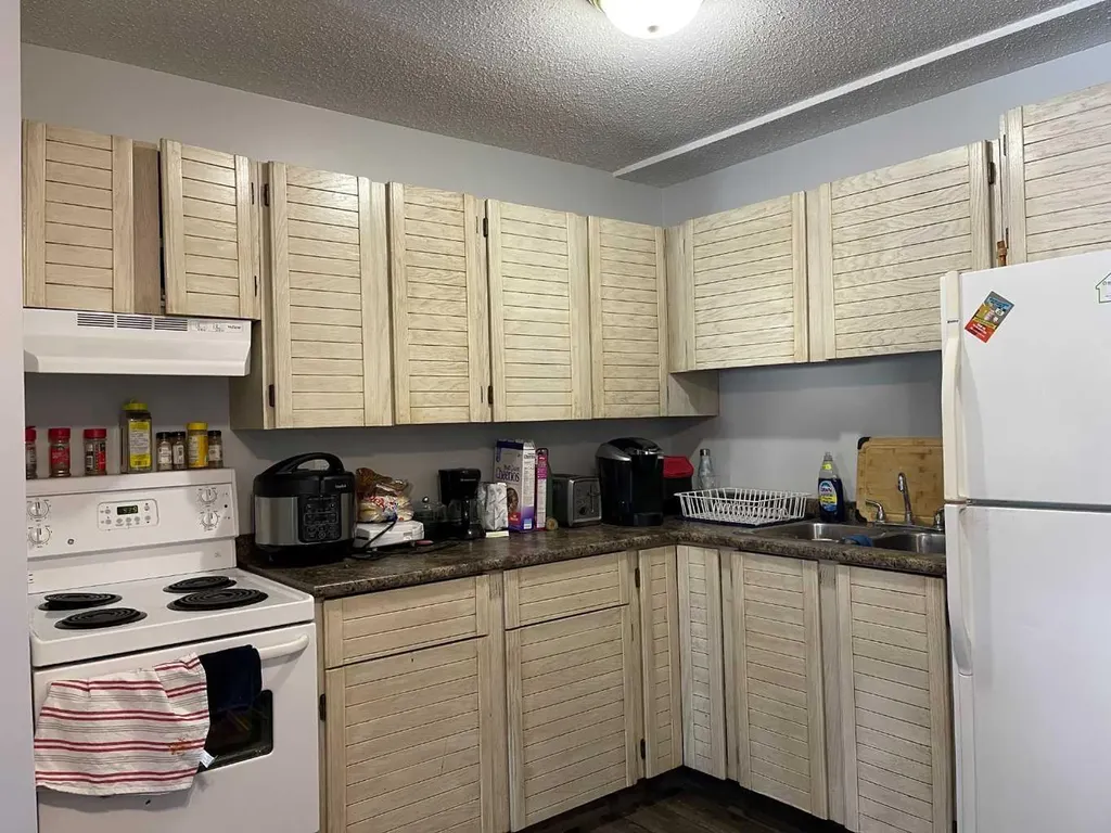 3105 51 Avenue Lloydminster AB T9V 1H9