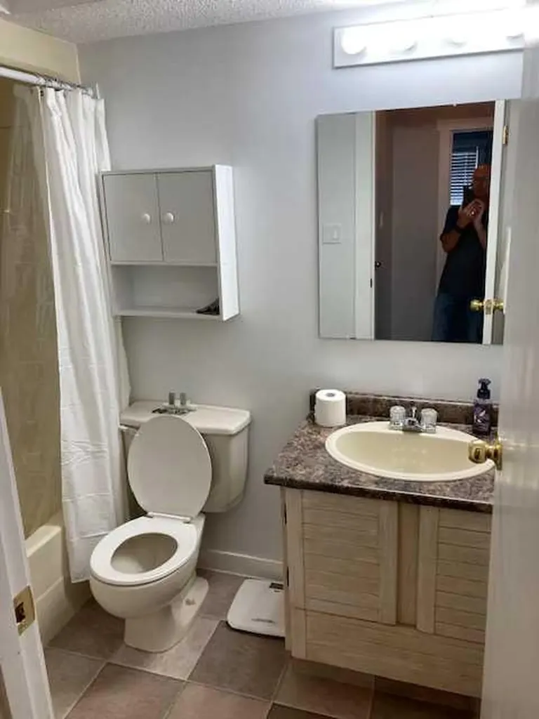 3105 51 Avenue Lloydminster AB T9V 1H9