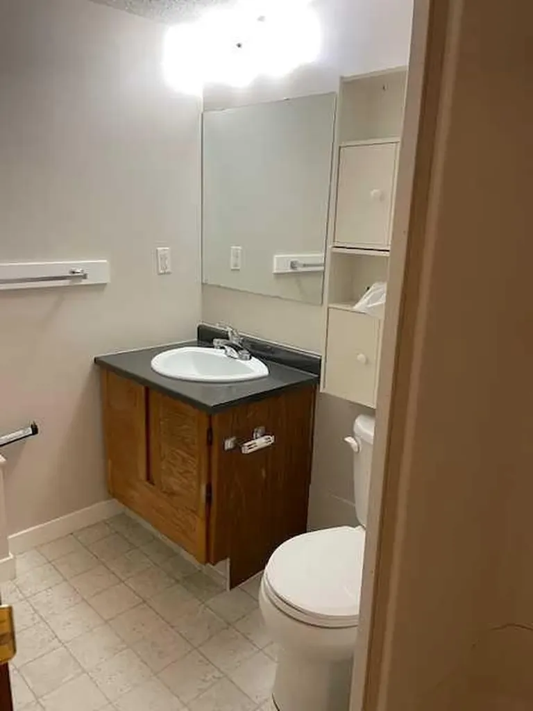 3105 51 Avenue Lloydminster AB T9V 1H9