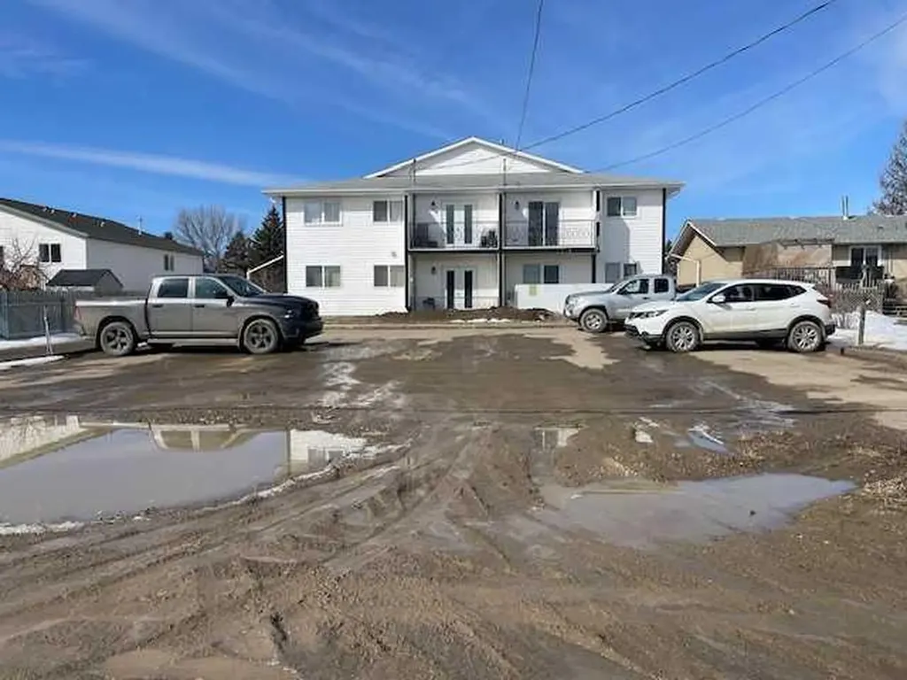 3105 51 Avenue Lloydminster AB T9V 1H9