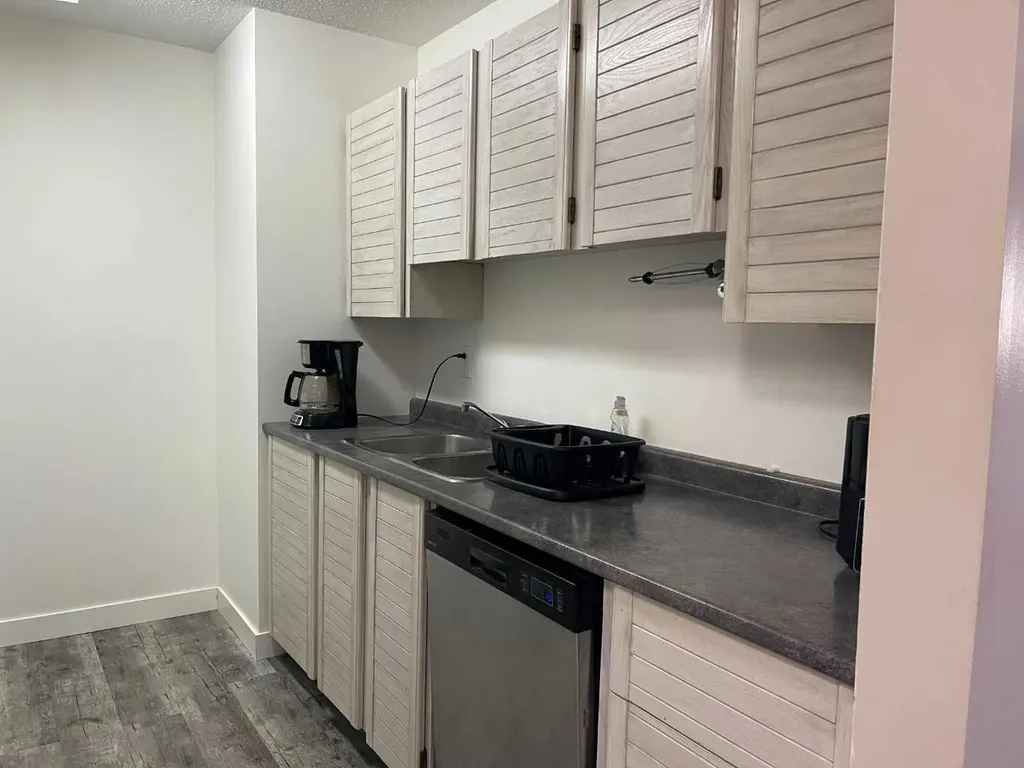 3105 51 Avenue Lloydminster AB T9V 1H9