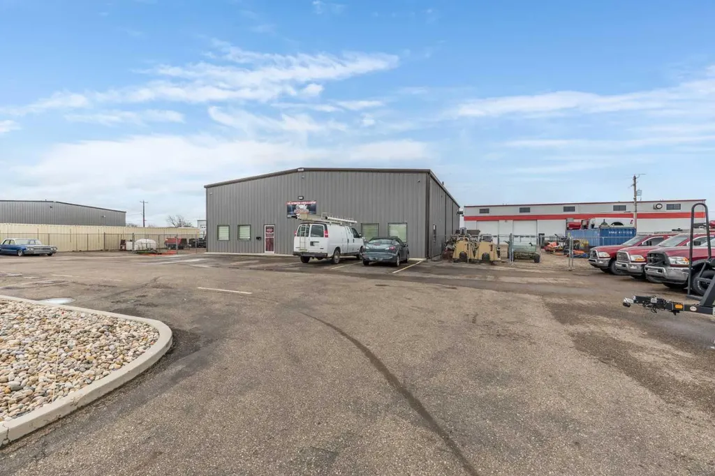 81 Brier Estates Way NW Medicine Hat AB T1C0B2