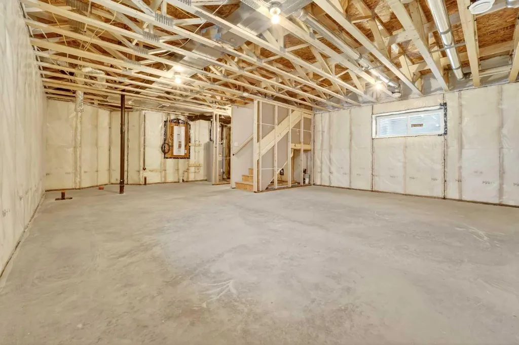2514 44 Street S Lethbridge AB T1K 8L6