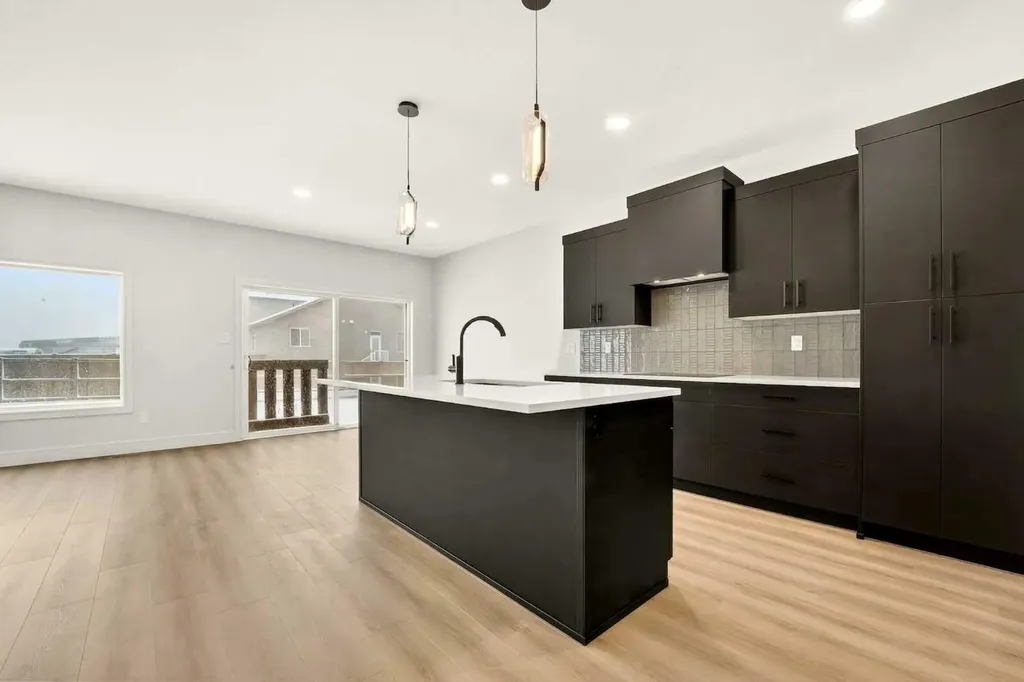 2514 44 Street S Lethbridge AB T1K 8L6