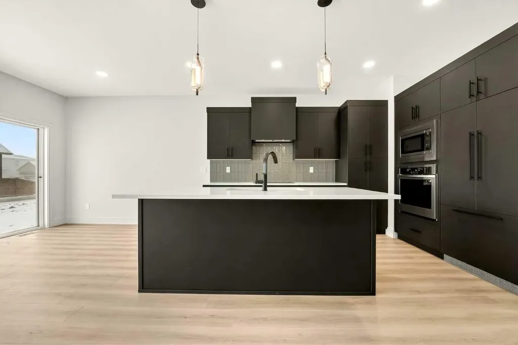2514 44 Street S Lethbridge AB T1K 8L6