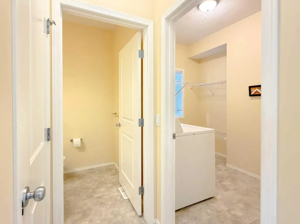 21 Panamount Hill NW Calgary AB T3K5R8