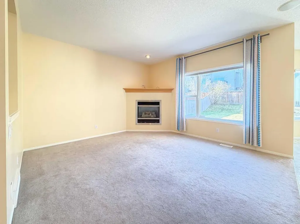 21 Panamount Hill NW Calgary AB T3K5R8