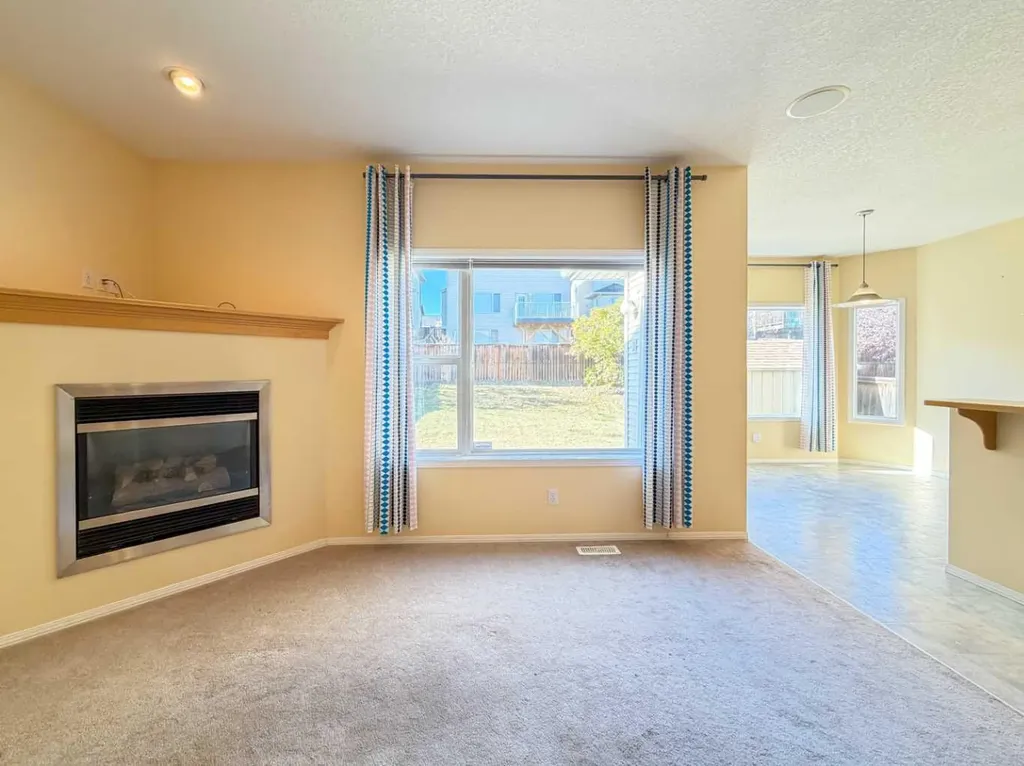 21 Panamount Hill NW Calgary AB T3K5R8