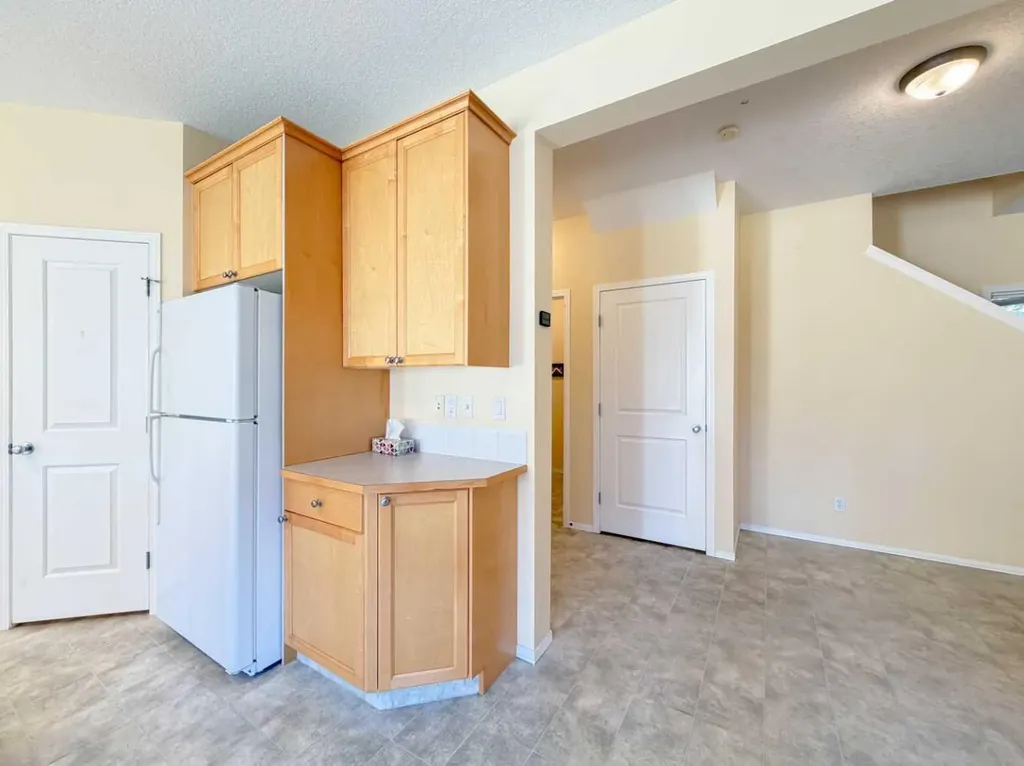 21 Panamount Hill NW Calgary AB T3K5R8