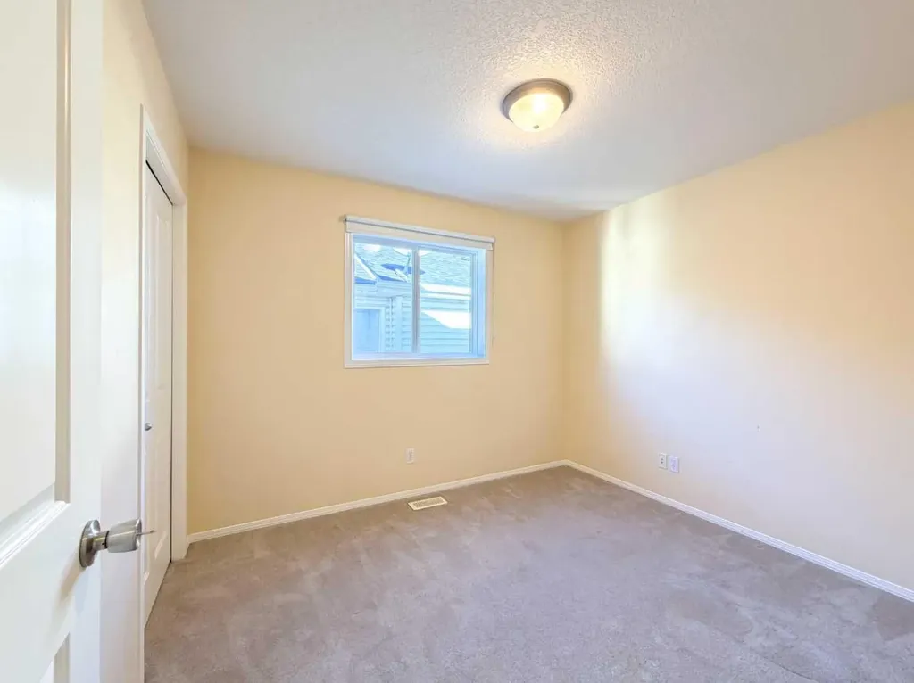 21 Panamount Hill NW Calgary AB T3K5R8