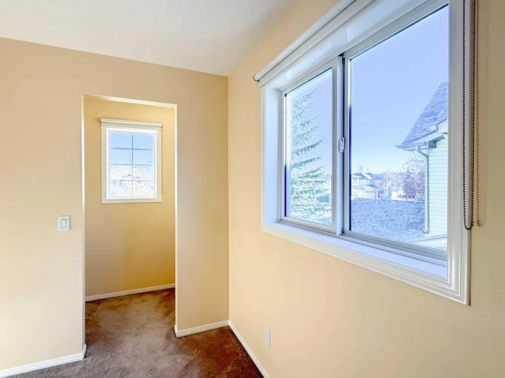21 Panamount Hill NW Calgary AB T3K5R8