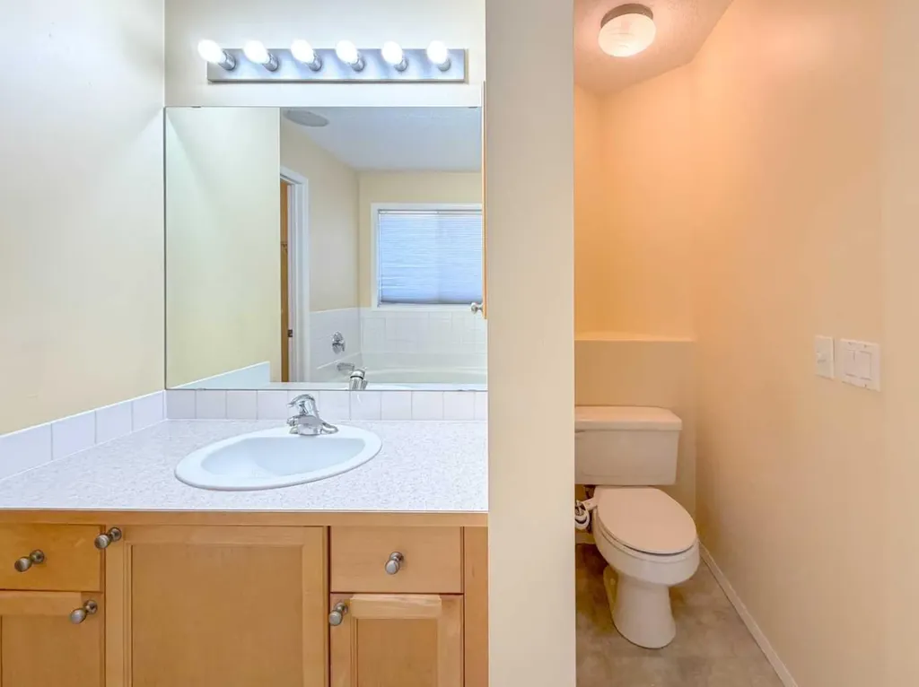 21 Panamount Hill NW Calgary AB T3K5R8