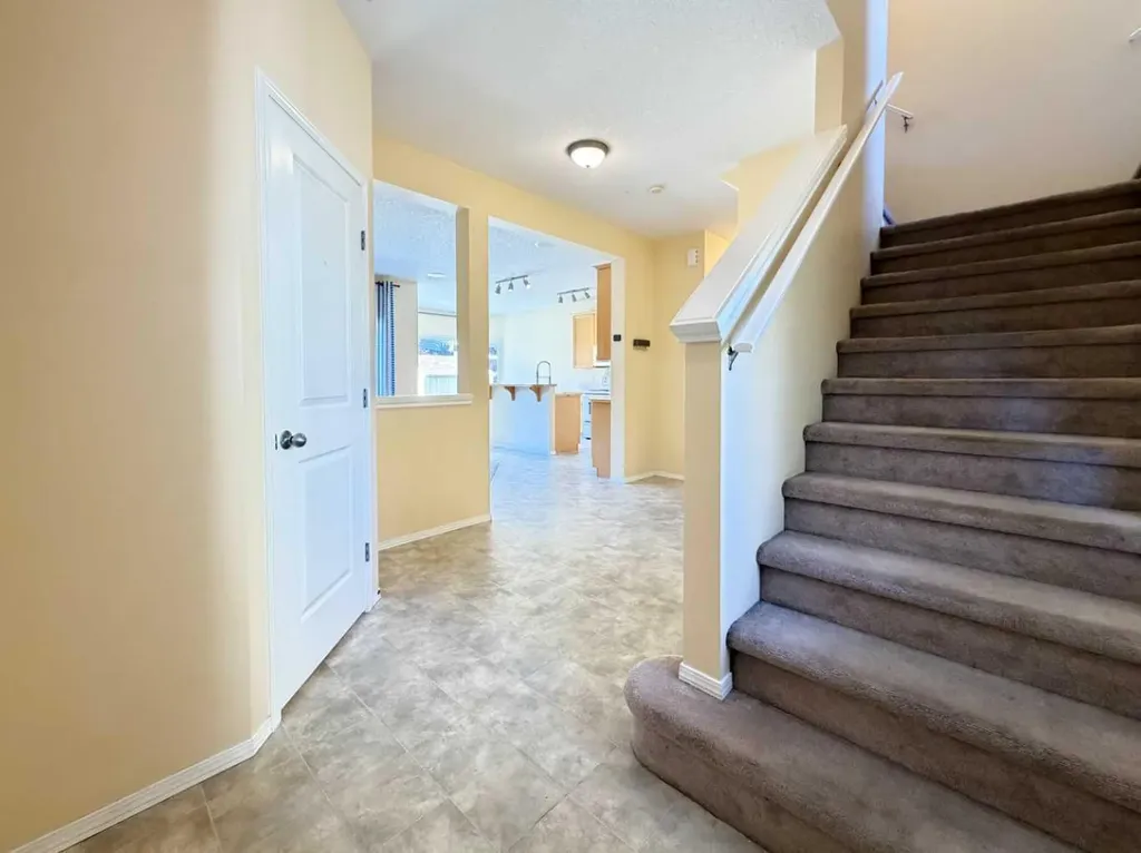 21 Panamount Hill NW Calgary AB T3K5R8
