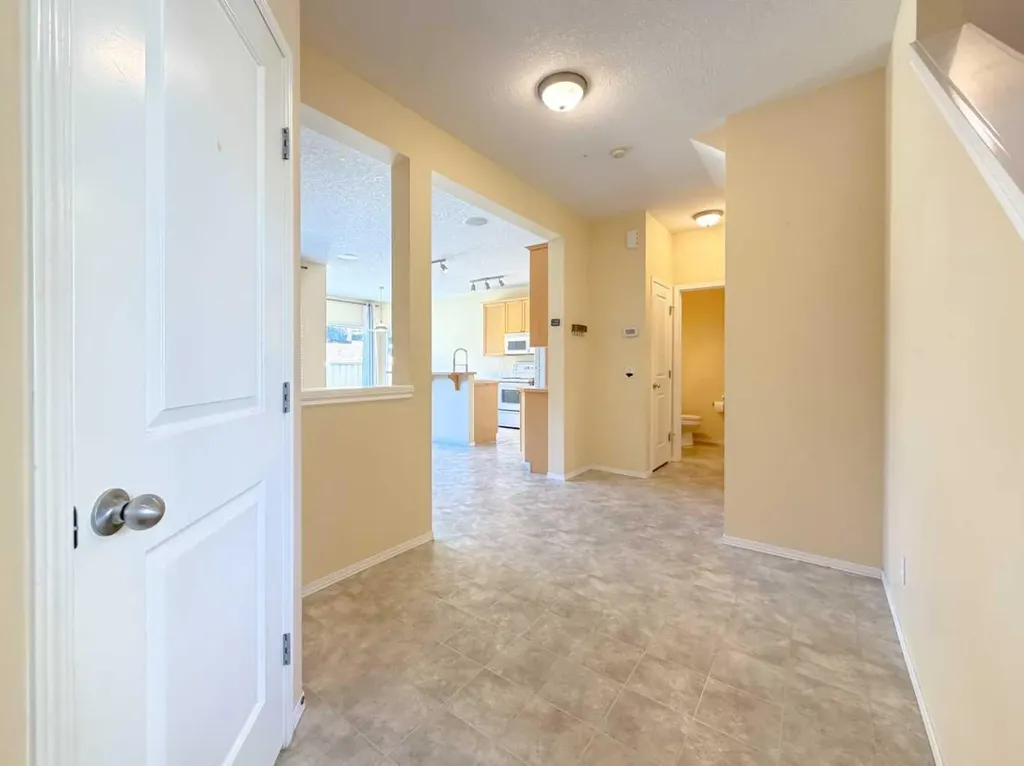 21 Panamount Hill NW Calgary AB T3K5R8