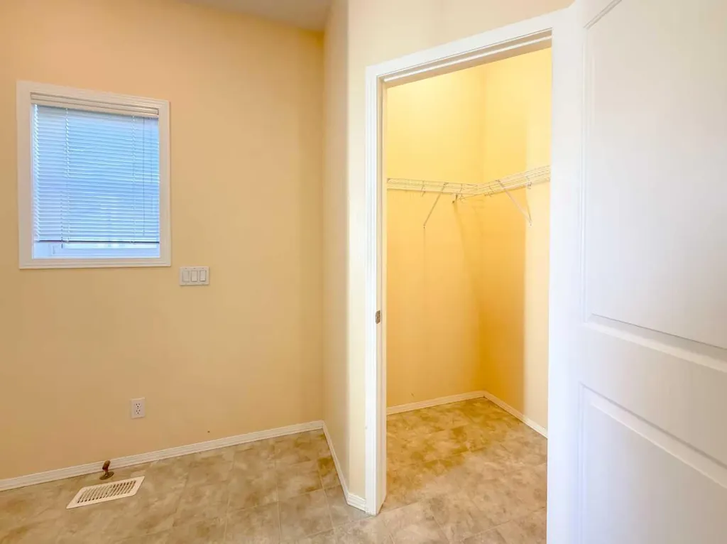 21 Panamount Hill NW Calgary AB T3K5R8