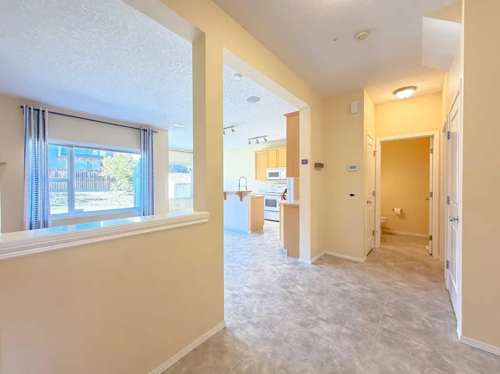 21 Panamount Hill NW Calgary AB T3K5R8