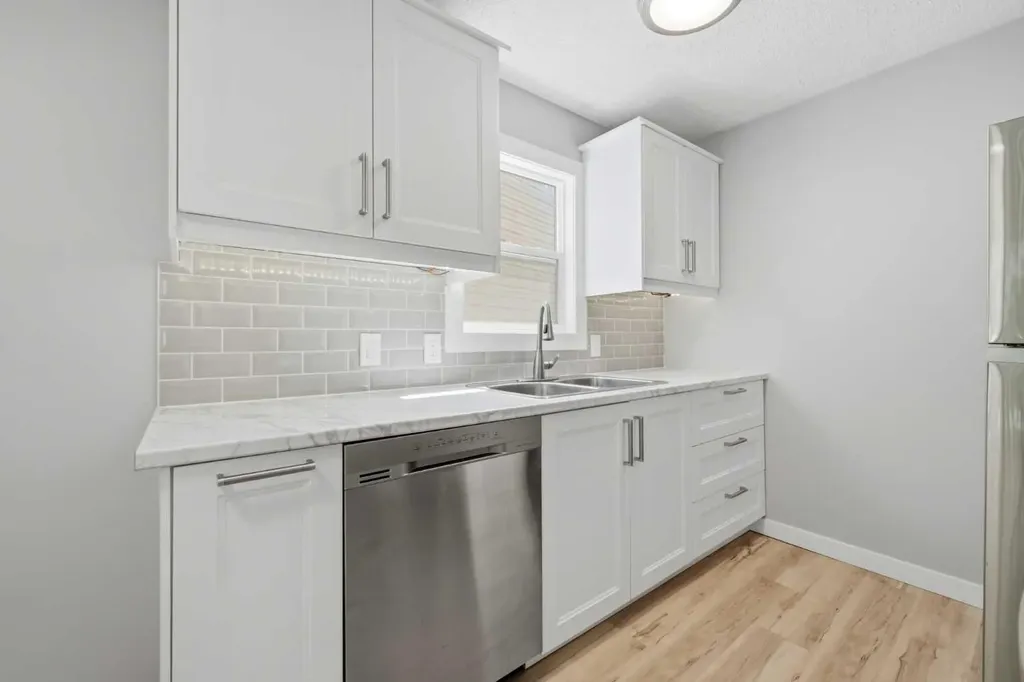 6 Mckernan Place SE Calgary AB T2Z 1T1