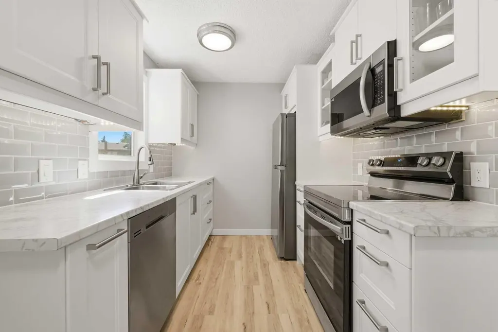 6 Mckernan Place SE Calgary AB T2Z 1T1