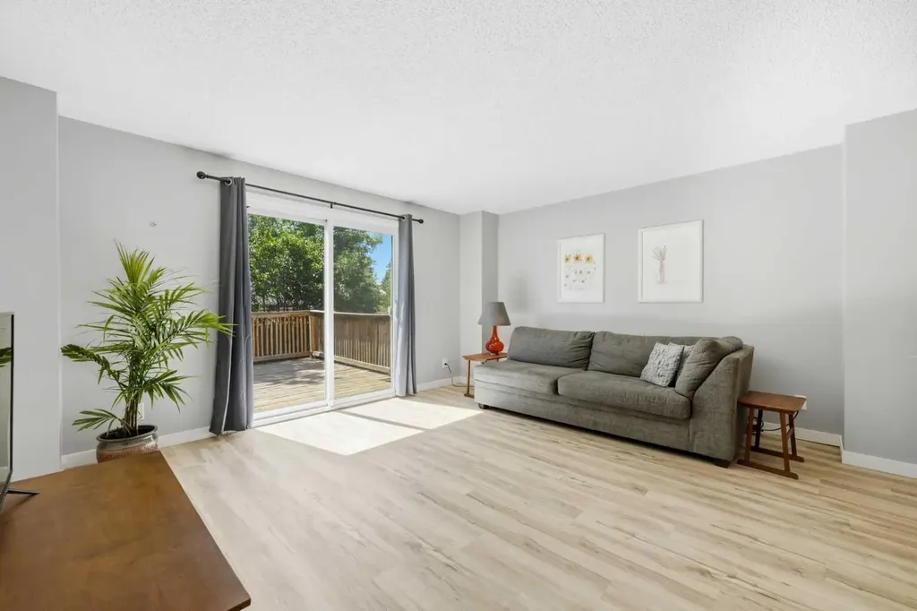6 Mckernan Place SE Calgary AB T2Z 1T1