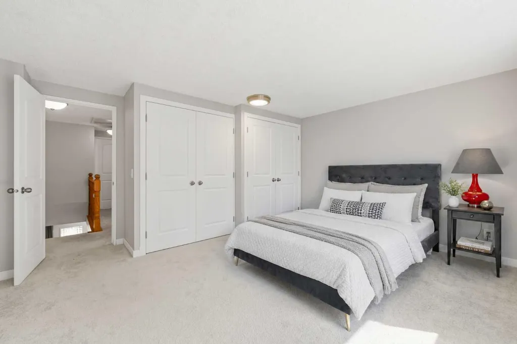 6 Mckernan Place SE Calgary AB T2Z 1T1