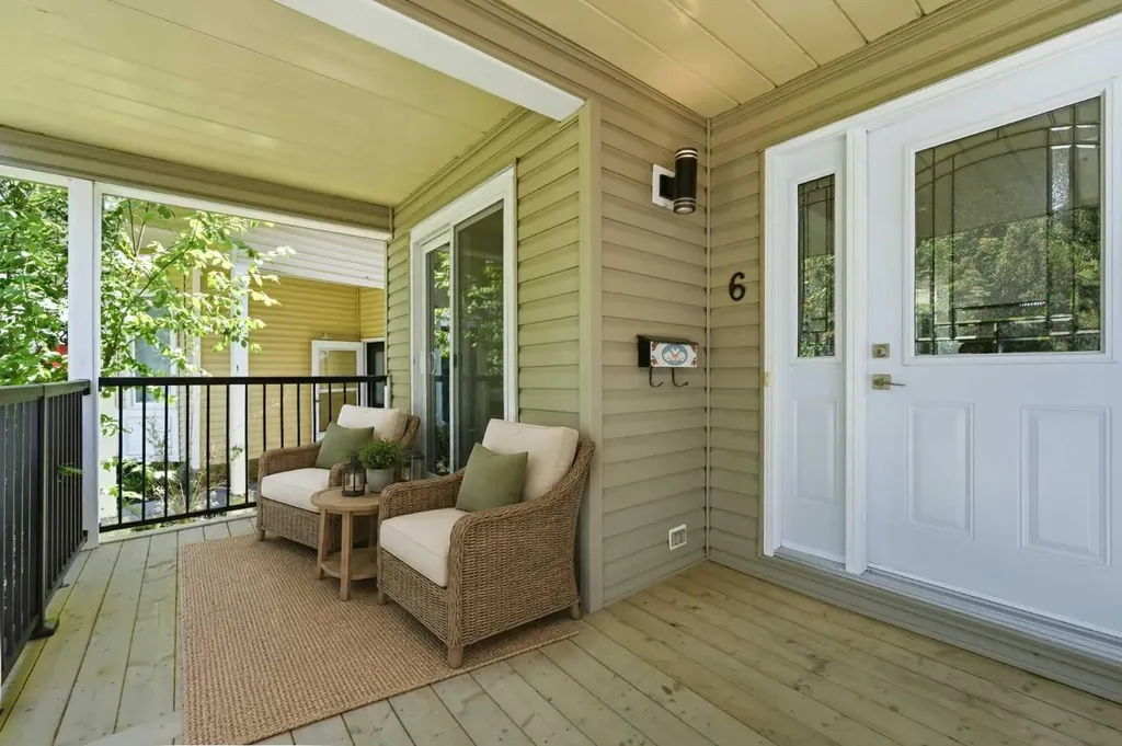 6 Mckernan Place SE Calgary AB T2Z 1T1
