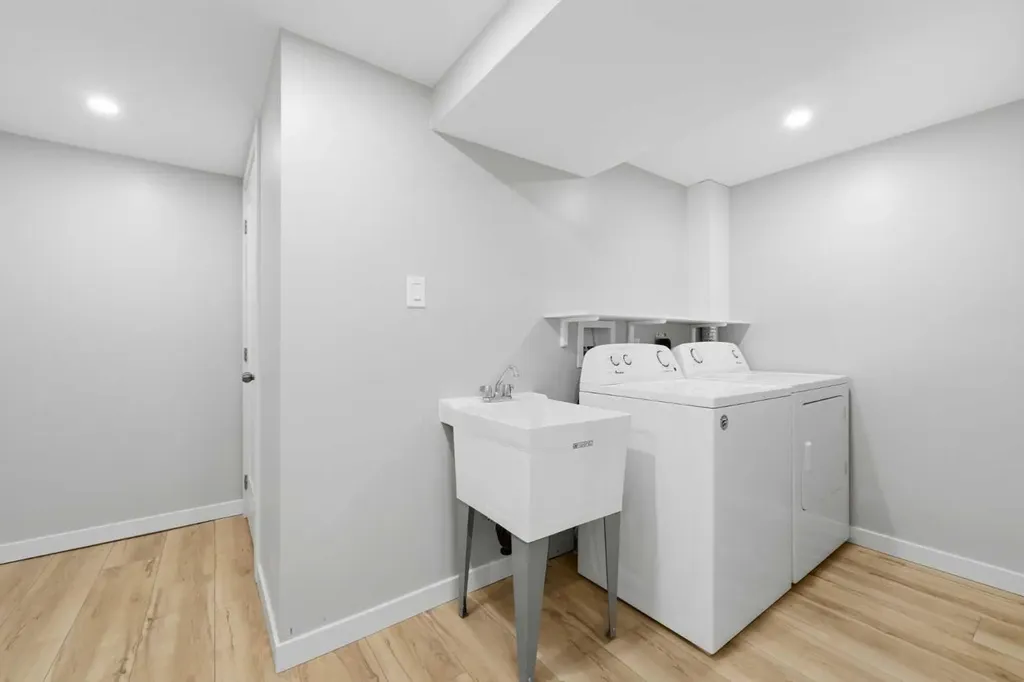 6 Mckernan Place SE Calgary AB T2Z 1T1