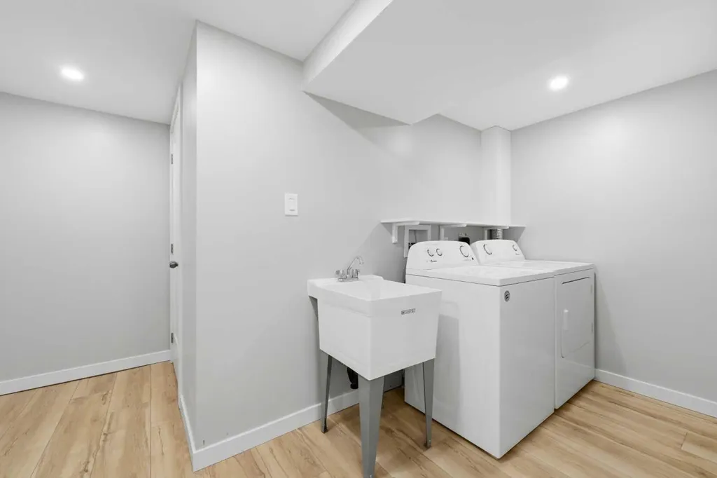 6 Mckernan Place SE Calgary AB T2Z 1T1