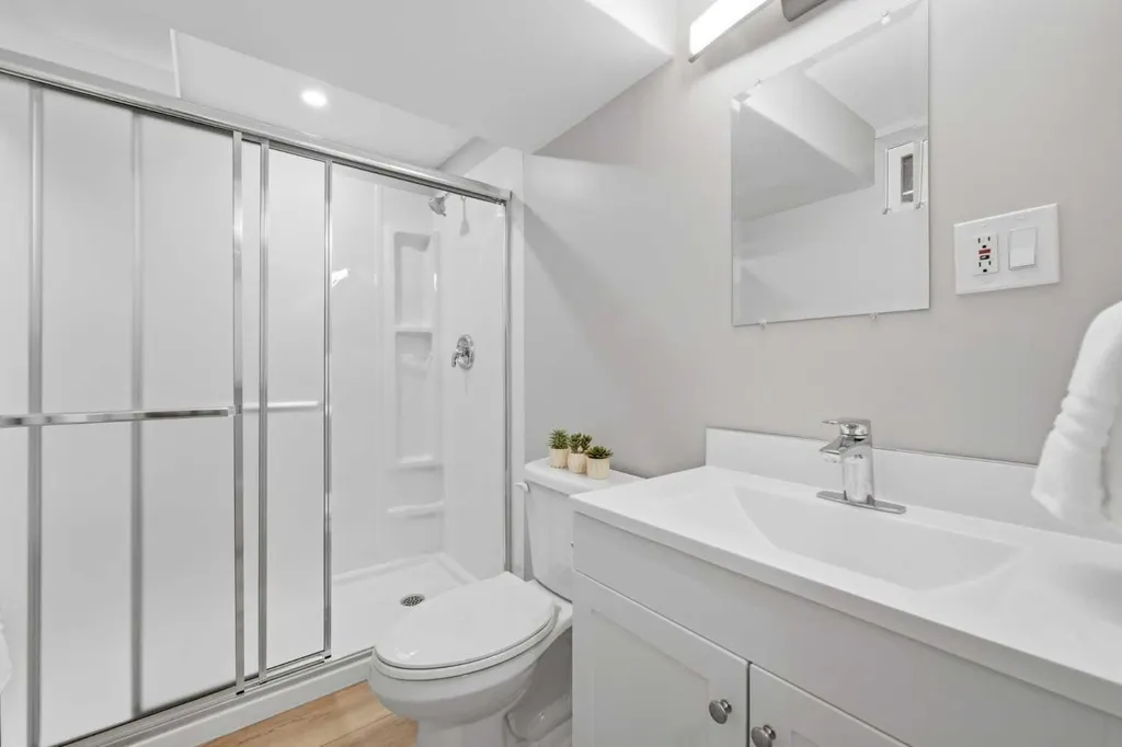 6 Mckernan Place SE Calgary AB T2Z 1T1