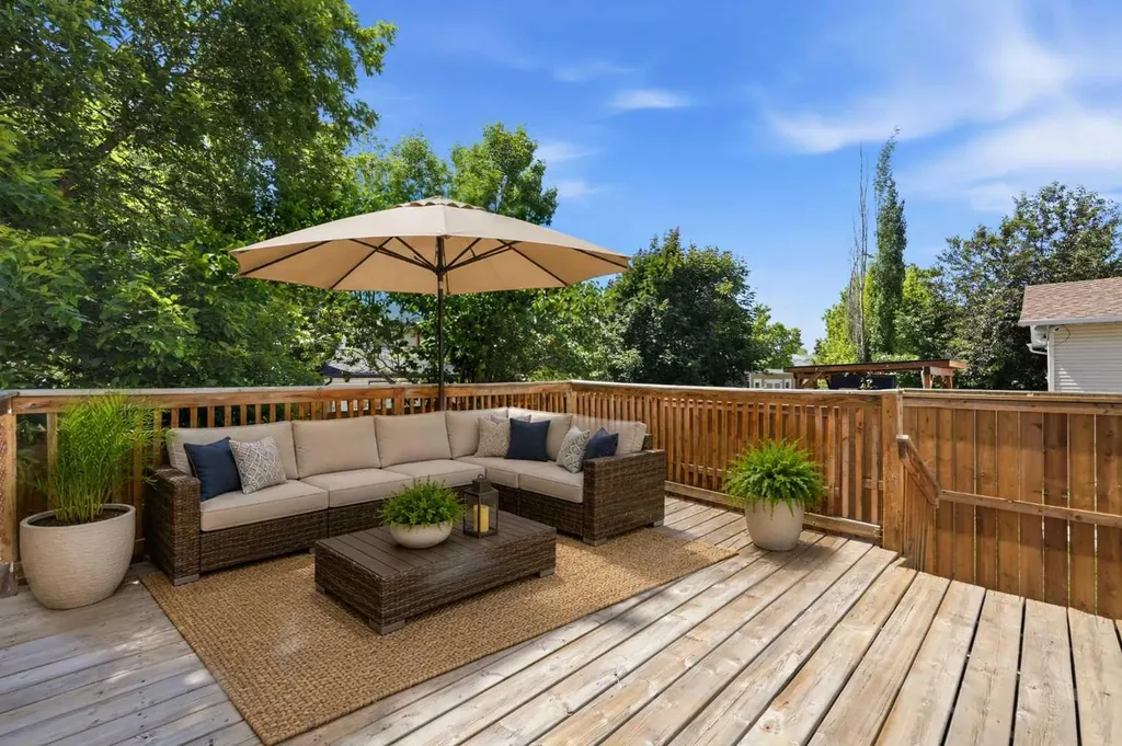6 Mckernan Place SE Calgary AB T2Z 1T1