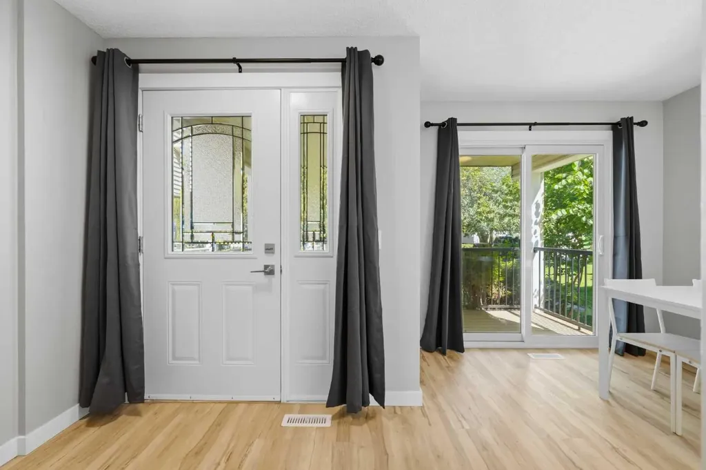 6 Mckernan Place SE Calgary AB T2Z 1T1