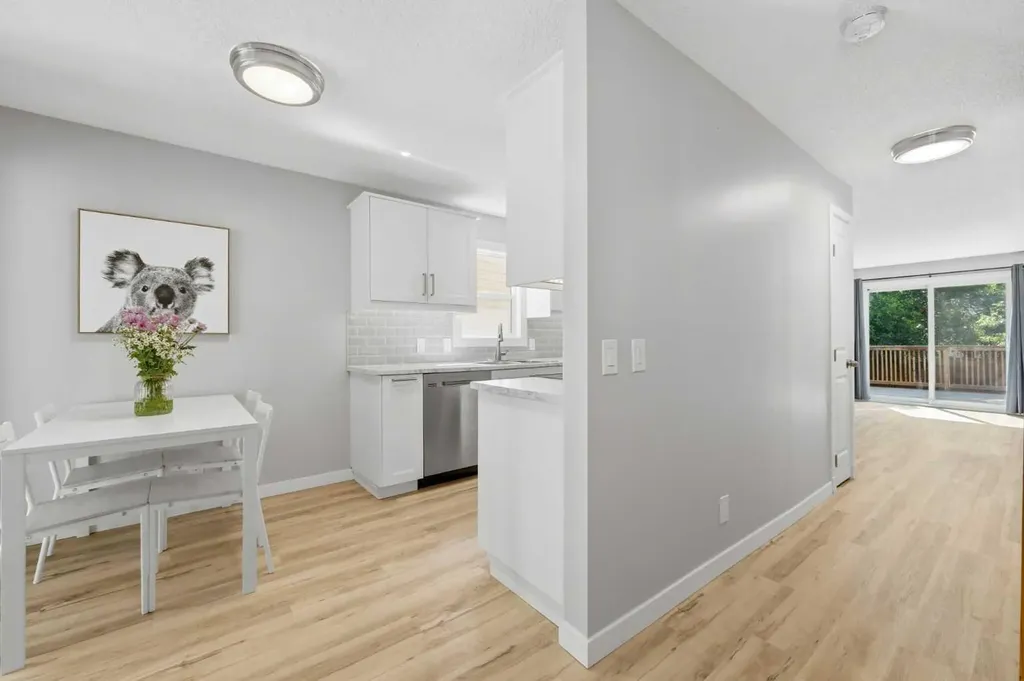 6 Mckernan Place SE Calgary AB T2Z 1T1