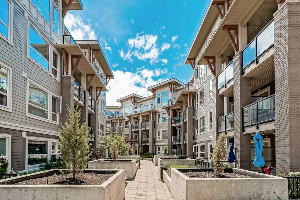 721 4 Street NE Calgary AB T2E 3S7