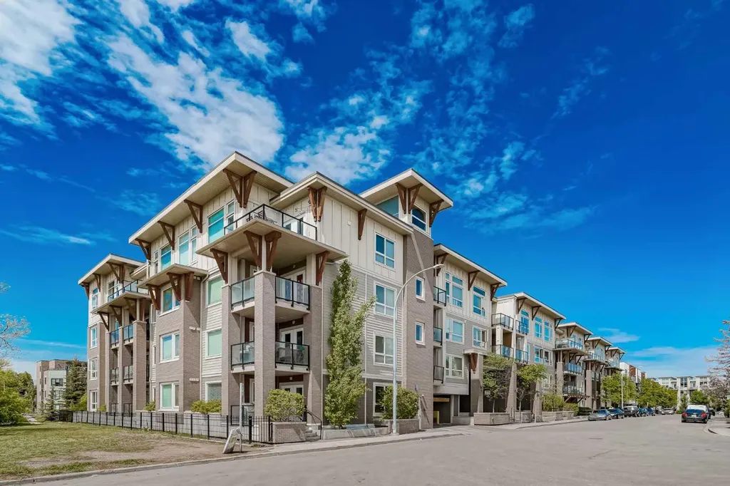 721 4 Street NE Calgary AB T2E 3S7