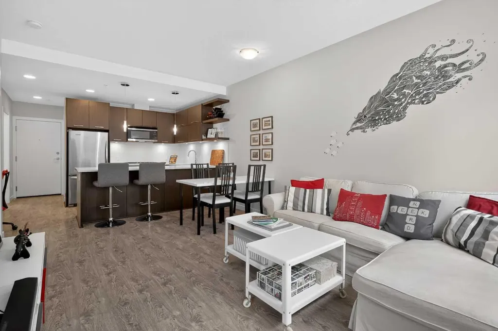 721 4 Street NE Calgary AB T2E 3S7