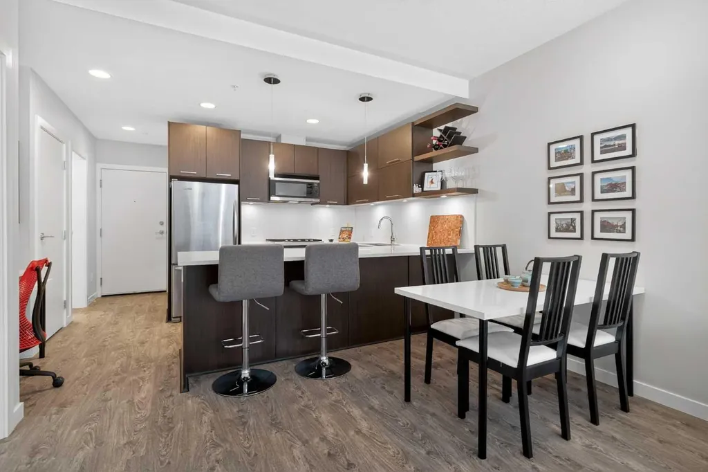 721 4 Street NE Calgary AB T2E 3S7