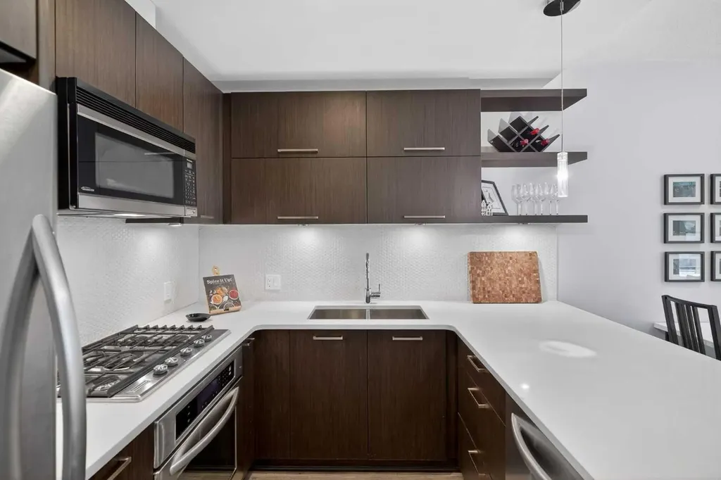 721 4 Street NE Calgary AB T2E 3S7