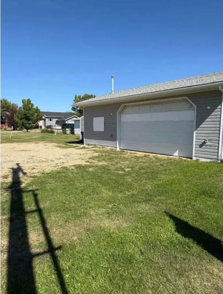 4819 52 Avenue Grimshaw AB T0H1W0