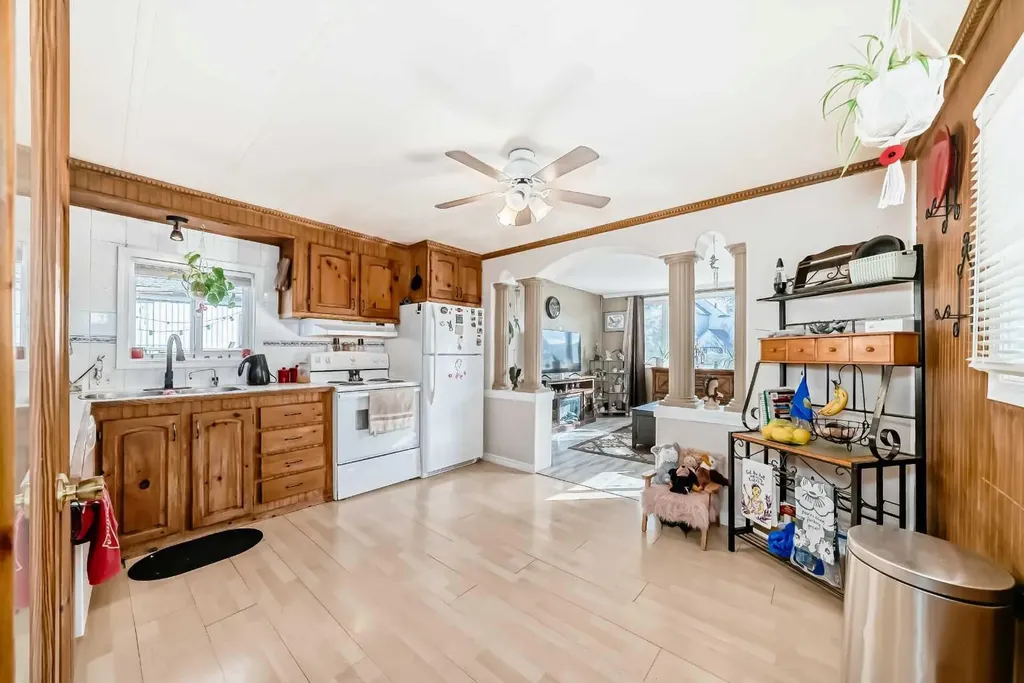 6724 17 Avenue SE Calgary AB T2A 0W5