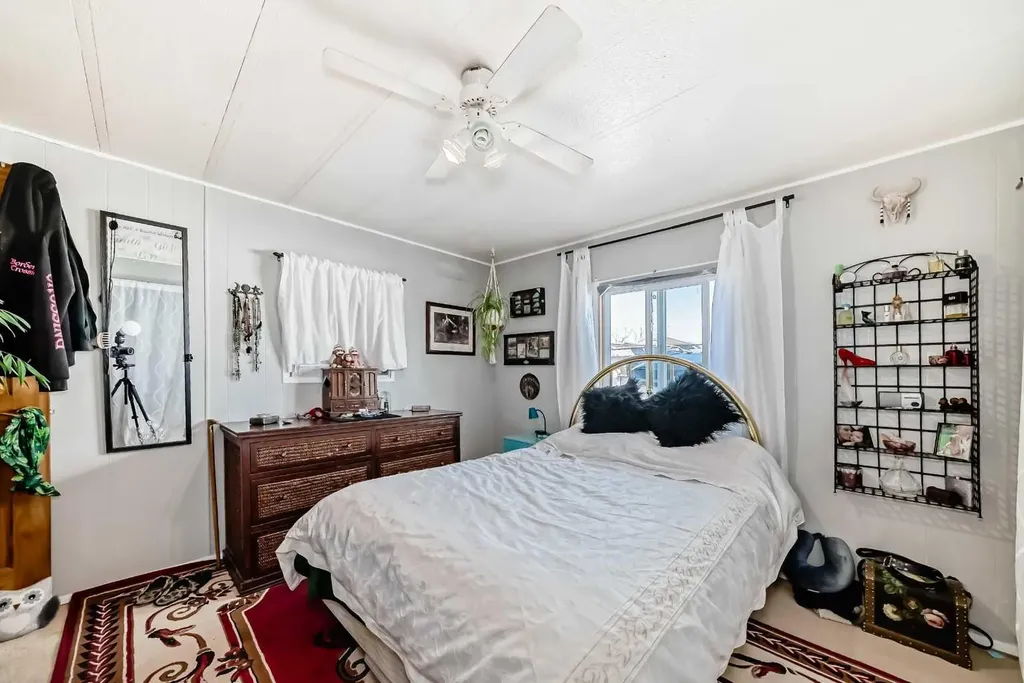 6724 17 Avenue SE Calgary AB T2A 0W5