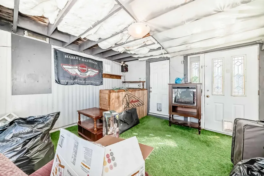 6724 17 Avenue SE Calgary AB T2A 0W5