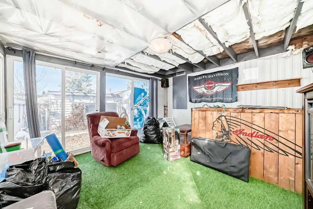 6724 17 Avenue SE Calgary AB T2A 0W5